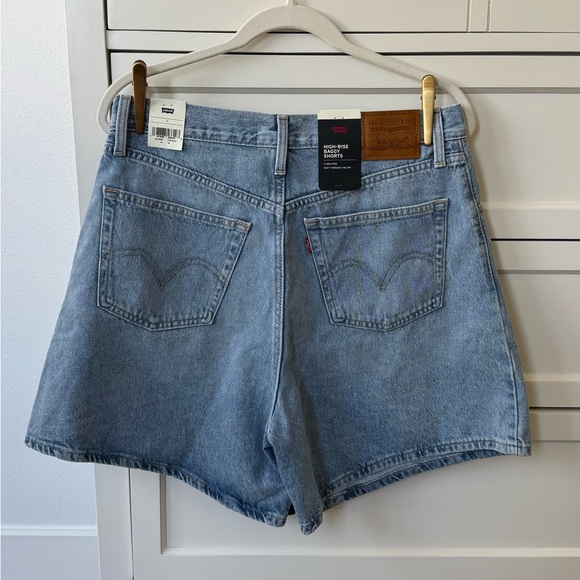 Levi's High-Rise Baggy Denim Shorts in Blue Wash 31 - Picture 2 of 10